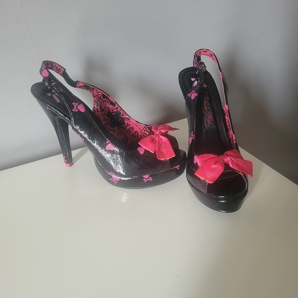 Iron Fist Shoes - Iron Fist Heart and Cross Bones Heels, GUC, Size 8